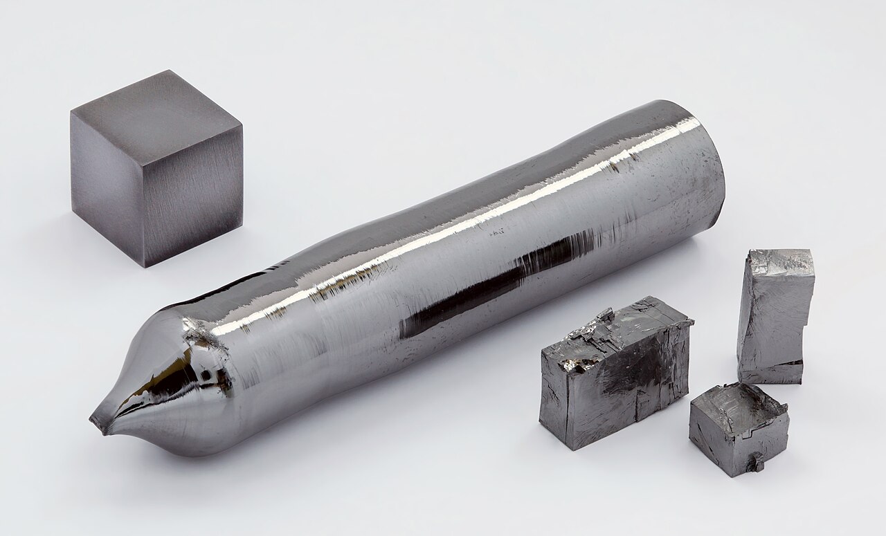 Tantalum Carbide & Zirconium Oxide: Essential Materials for Industry